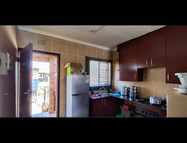 2 BEDROOM APARTMENT FOR SALE IN RAND COLLERIES